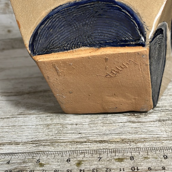 Planter - Picture 3 of 7